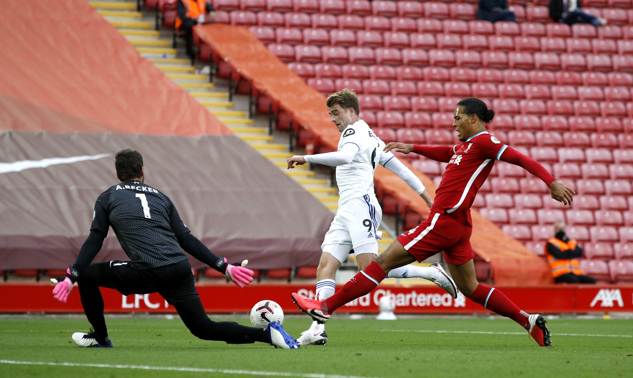 够在舞台上 够在舞台上